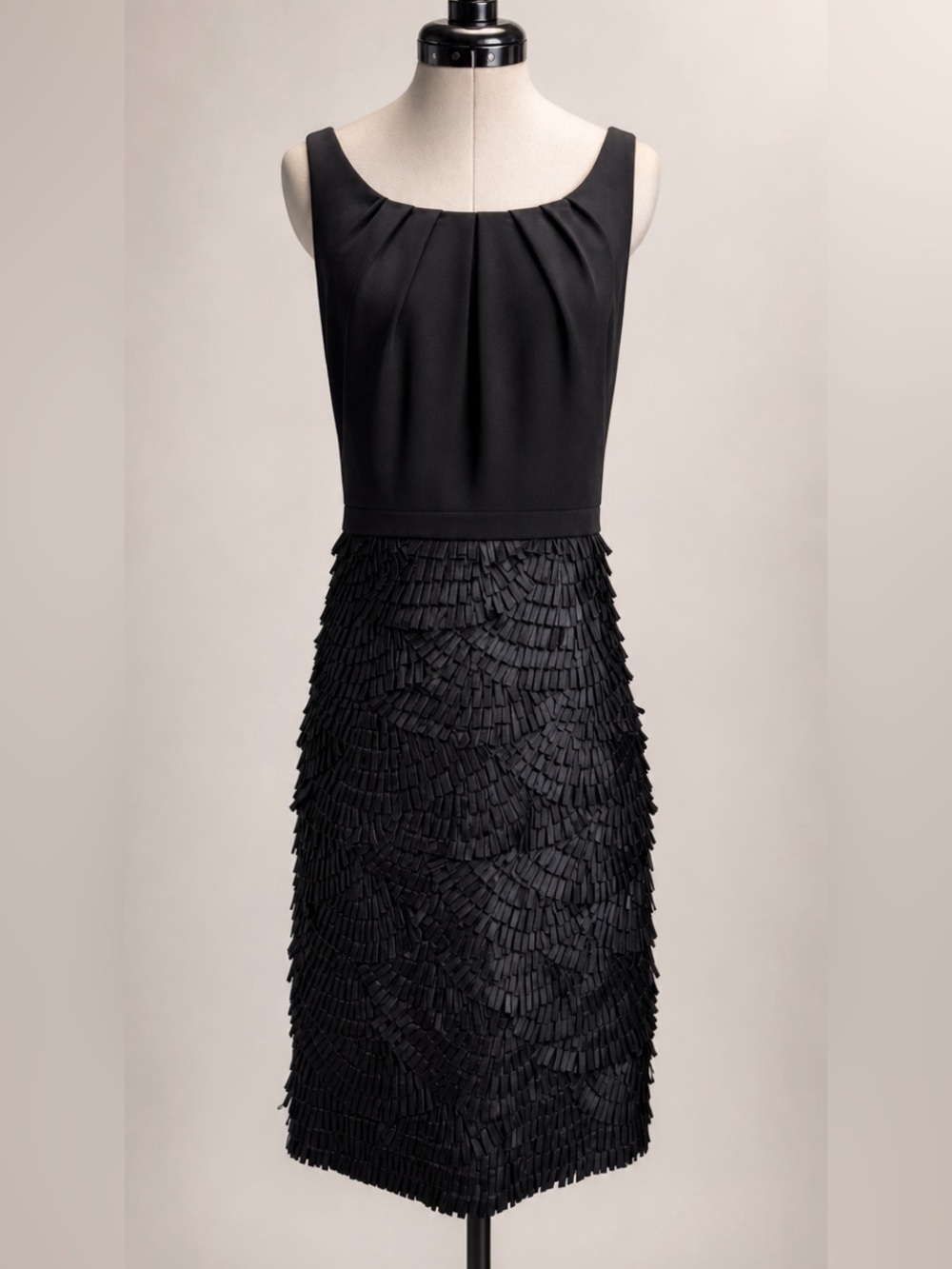 Carmen Marc Valvo Sleeveless Cocktail Dress w/folded ribbon skirt, black, 8, EUC